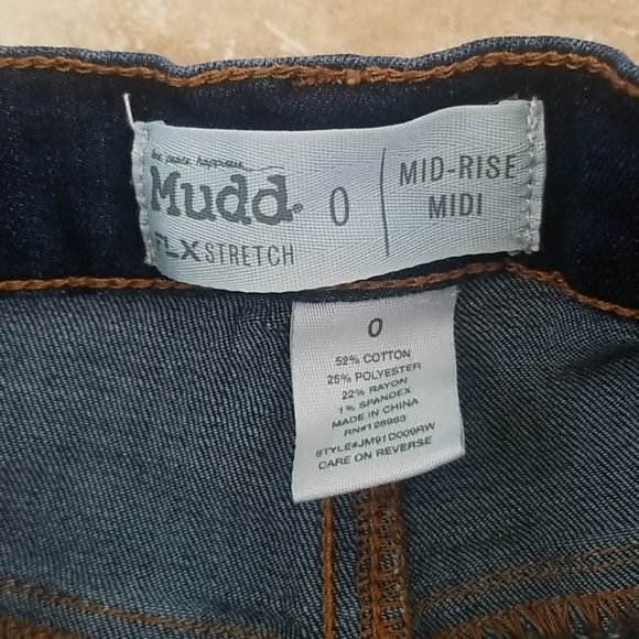 Mudd Midi Shorts - Picture 3 of 3